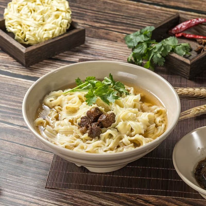 50g de macarrão cortado com faca para servir instantâneo 50g de macarrão cortado com faca para servir instantâneo